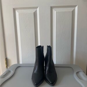 Steve Madden Black Pointed Toe Ankle Booties with Stud Detail